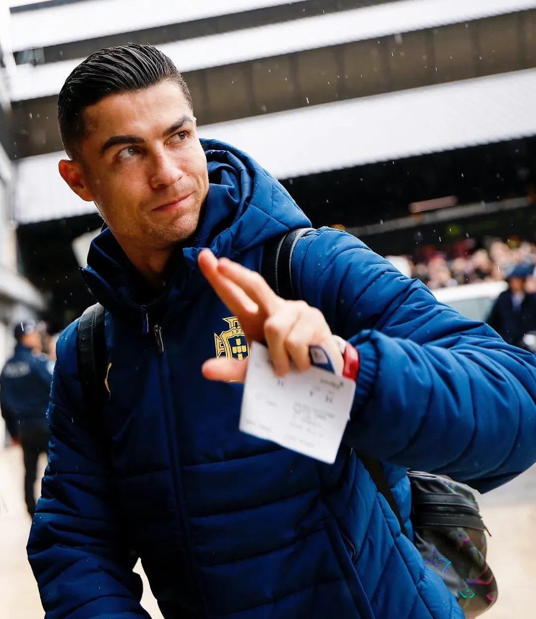 包含葡萄牙体育迎法甲关键赛,关键时刻止住颓势,气氛紧张,资深球员宣示担当的词条 包含葡萄牙体育迎法甲关键赛,关键时刻止住颓势,气氛紧张,资深球员宣示担当的词条