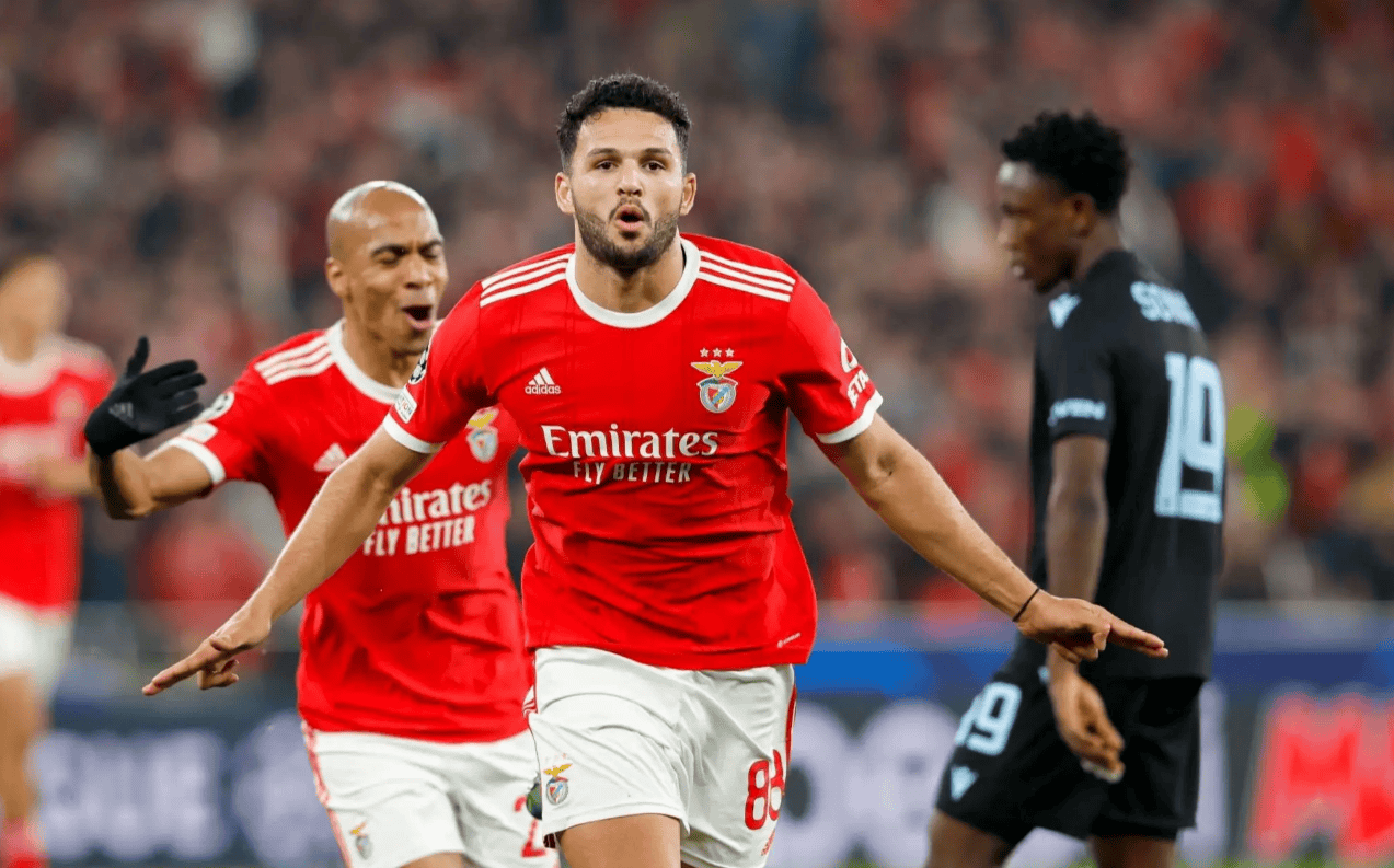 米乐m6官网入口关键时刻体能课后，本菲卡篮板制胜备战英超，目标明确，年轻球员得到机会的简单介绍