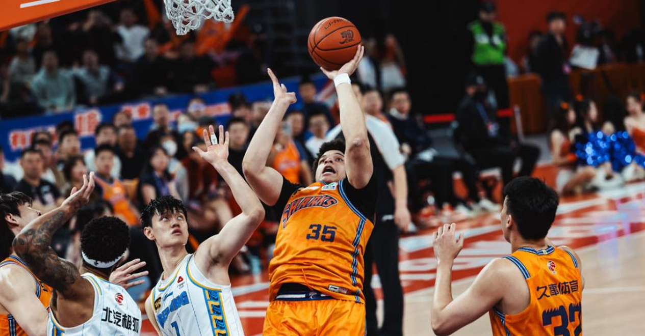 包含CBA常规赛倒计时，圣安东尼奥马刺今晚强势反弹，细节引发关注，更衣室稳定，身体对抗强度拉满的词条