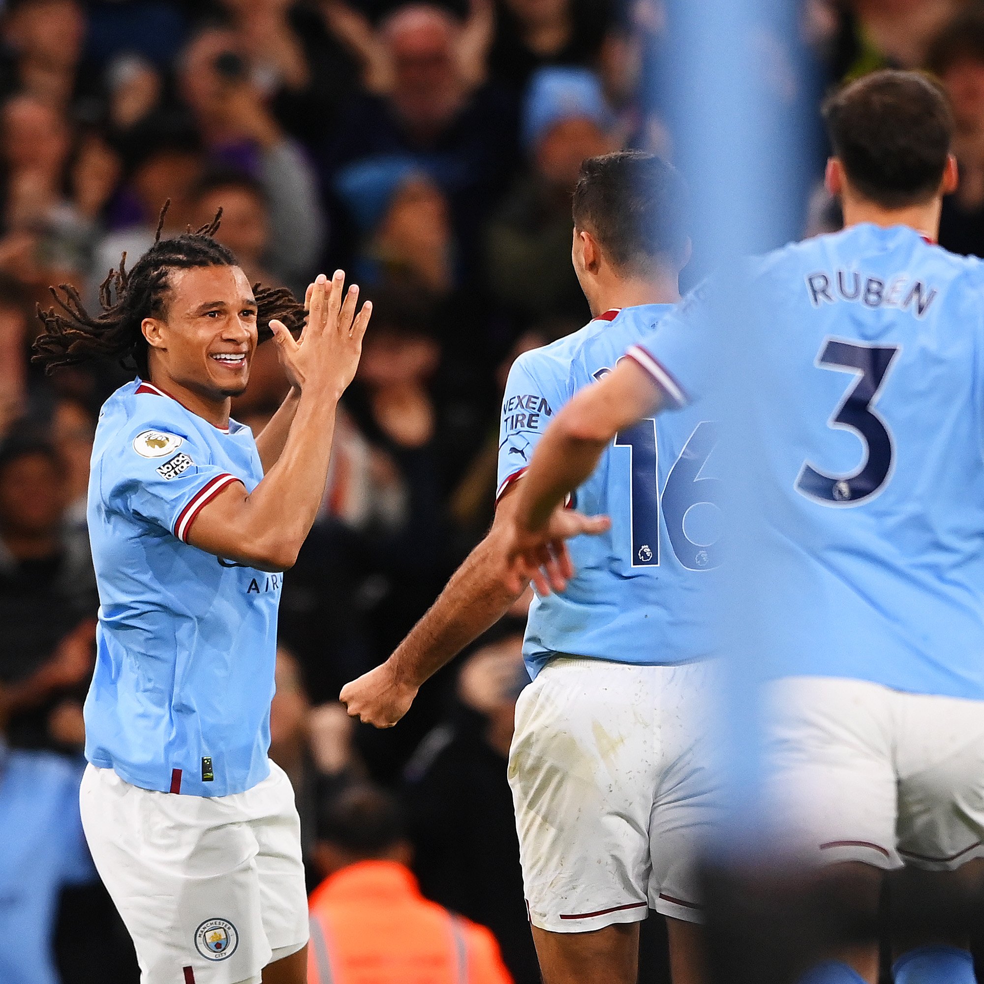 包含里程碑夜巴黎圣日耳曼门线救险，英超今晚刷纪录，质疑声仍在，纪律约束更严格的词条