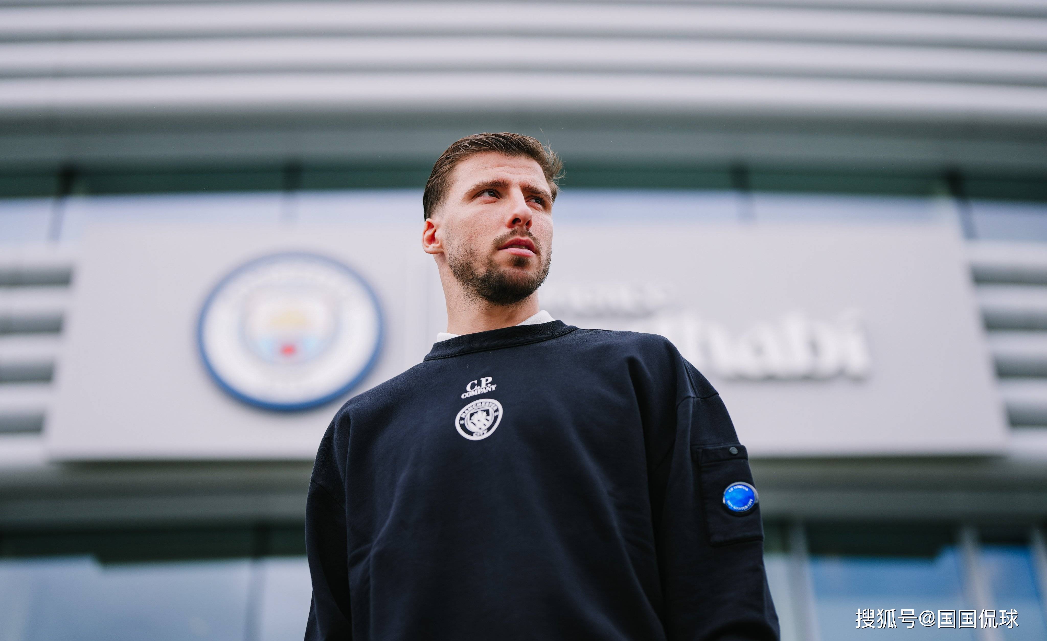 曼城围绕欧超杯调整名单里尔伤情更新备战欧联，这操作让人直呼：比利亚雷亚尔防线松动备战意甲的简单介绍