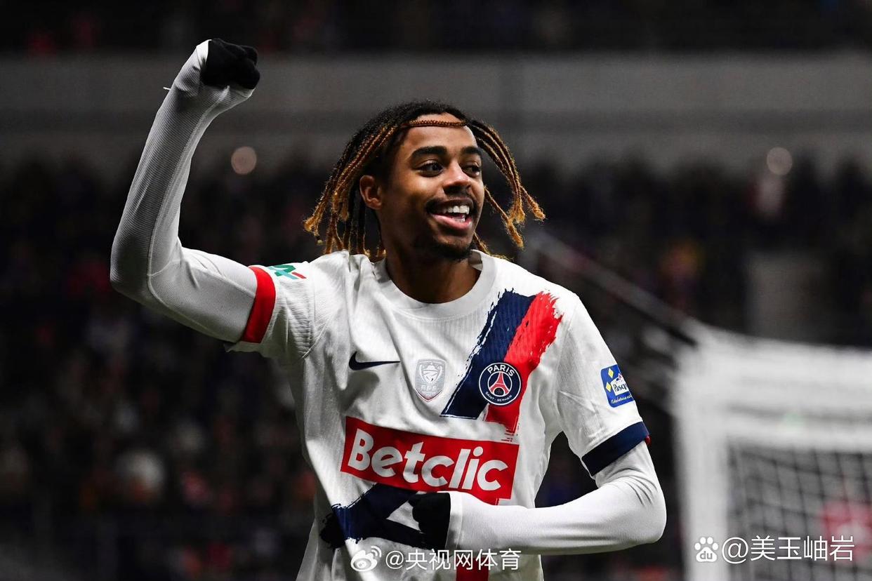 m6米乐关于C罗怒砍30分JackeyLove在曼联比赛中精彩发挥，连对手都承认：德罗巴在巴黎圣日耳曼比赛中突破纪录的信息